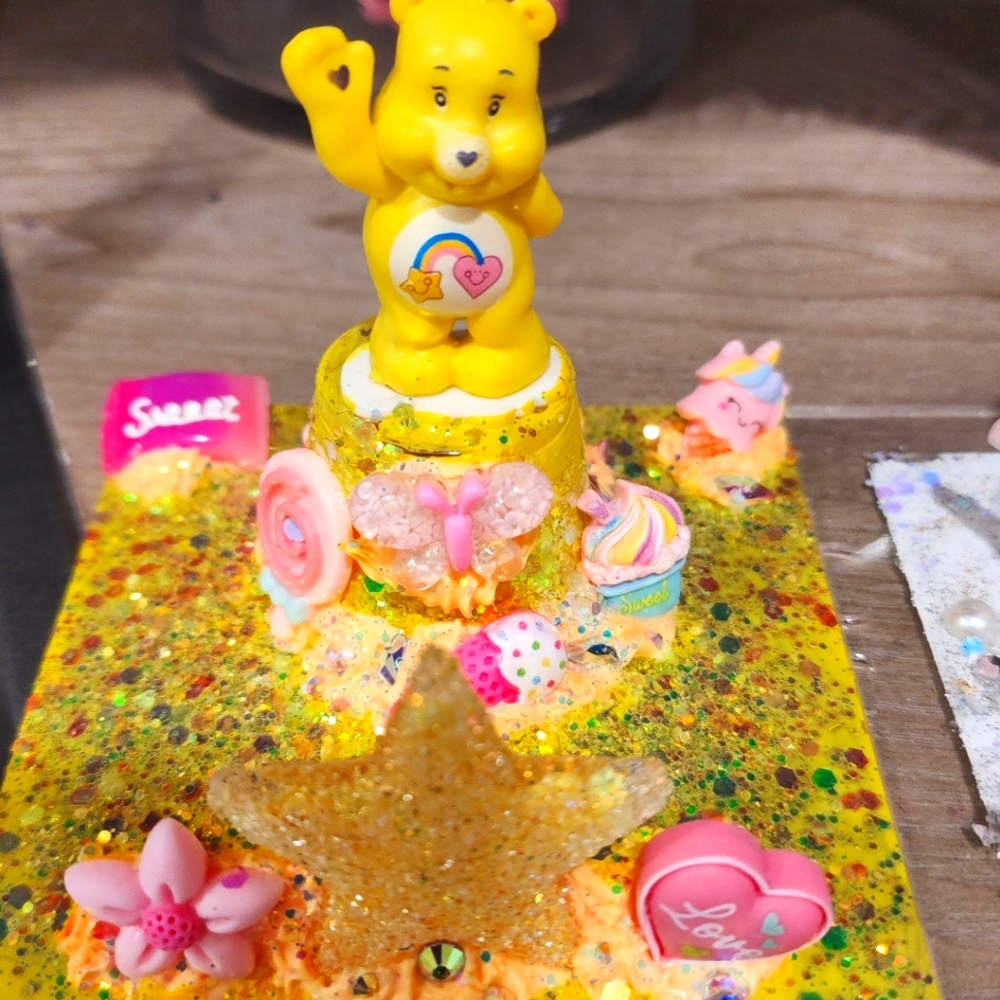 Care bear phone holder (yellow)